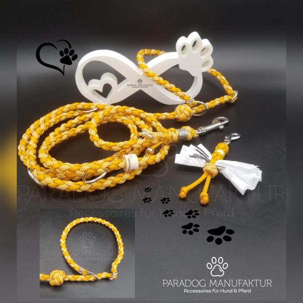 Retrieverleine "Honey" 3-fach verstellbar mit Stegring & Schiebeknoten - *Evtl. abgebildetes Zubehör, Deko oder Accessoires sind nicht im Lieferumfang enthalten. Retrieverleine "Honey" 3-fach verstellbar mit Stegring & Schiebeknoten - *Evtl. abgebildetes Zubehör, Deko oder Accessoires sind nicht im Lieferumfang enthalten.